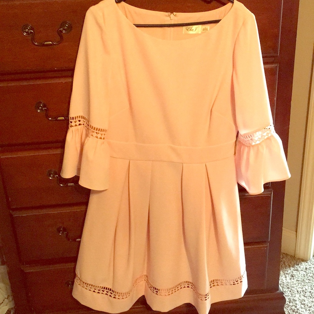 Eliza J Bell sleeve Dress. NWT